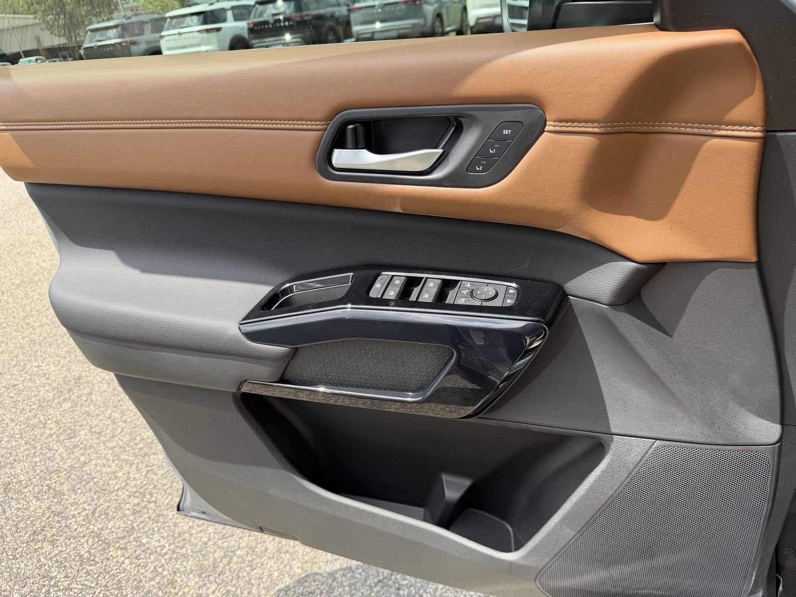New 2026 Gray Nissan Platinum image 18
