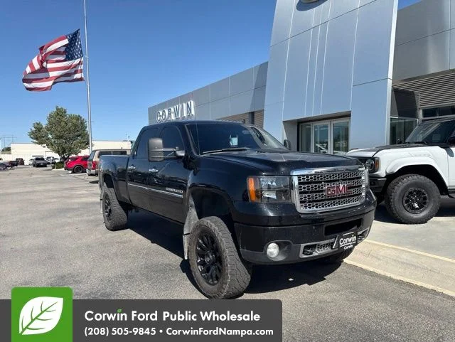 2011 GMC Sierra 4WD Crew Cab Standard Box's photo