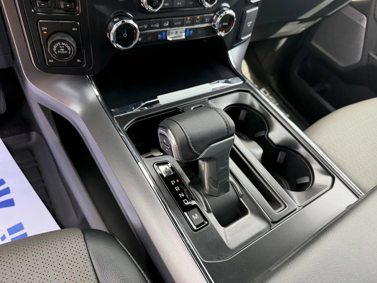 New 2026 Oxford White Ford Lariat® image 22