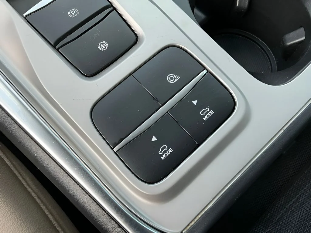 Used 2023 White Ford XLT image 37