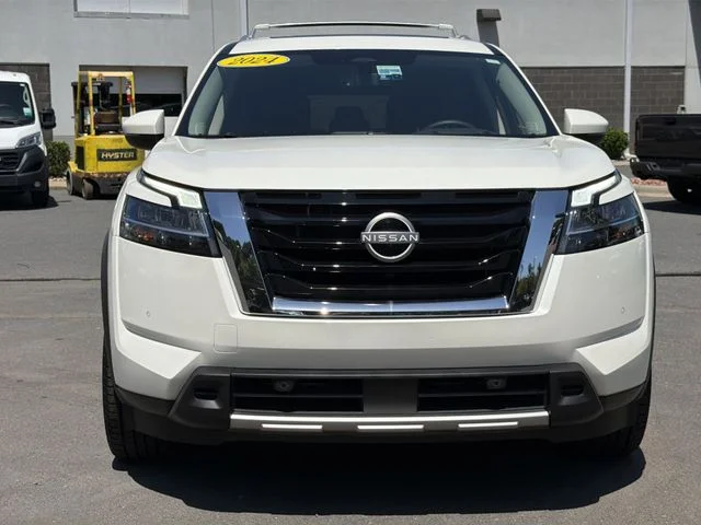 Used 2024 White Nissan Platinum image 16