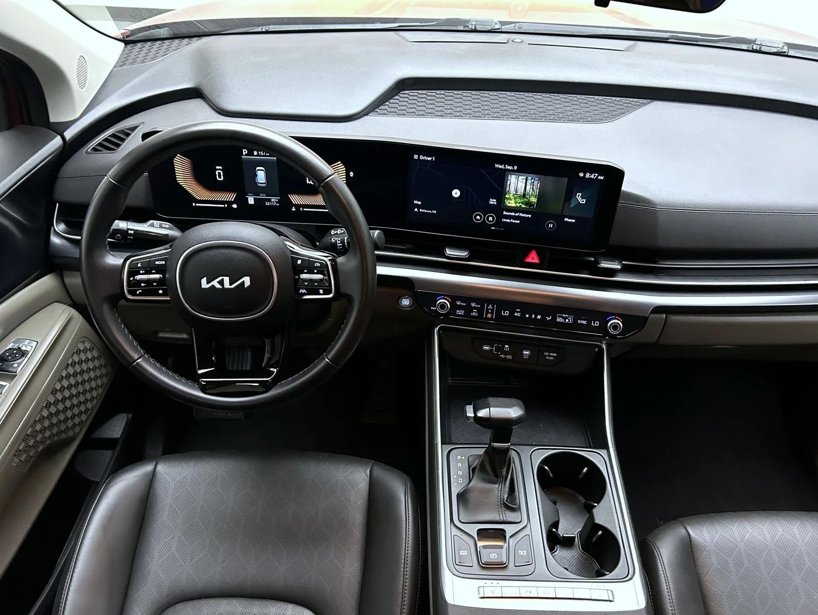 Used 2025 Red Kia LXS image 14