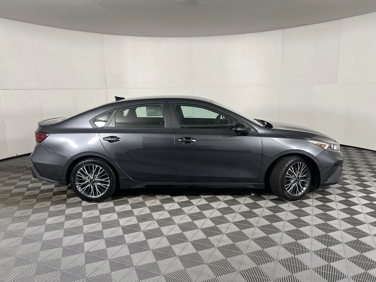 Used 2023 Gy Kia GT-Line image 6