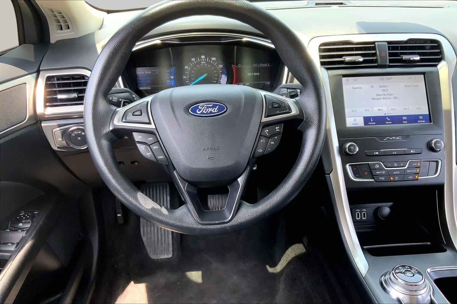 Pre-Owned 2020 Ford Fusion SE