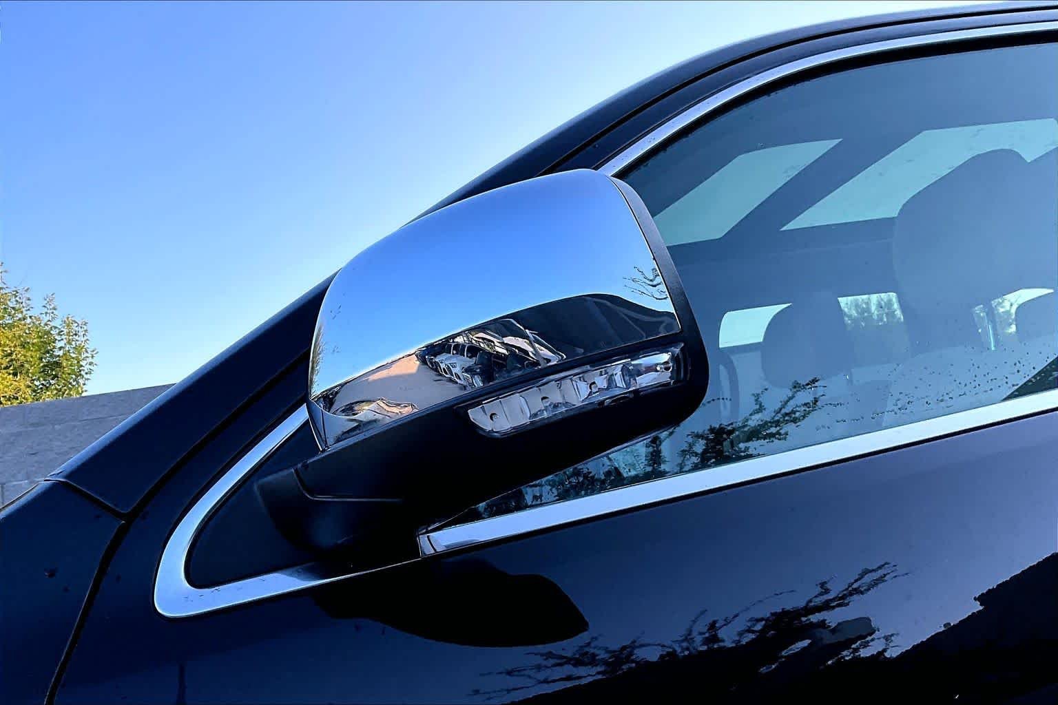 Used 2020 Diamond Black Crystal Pearlcoat Jeep Limited image 14