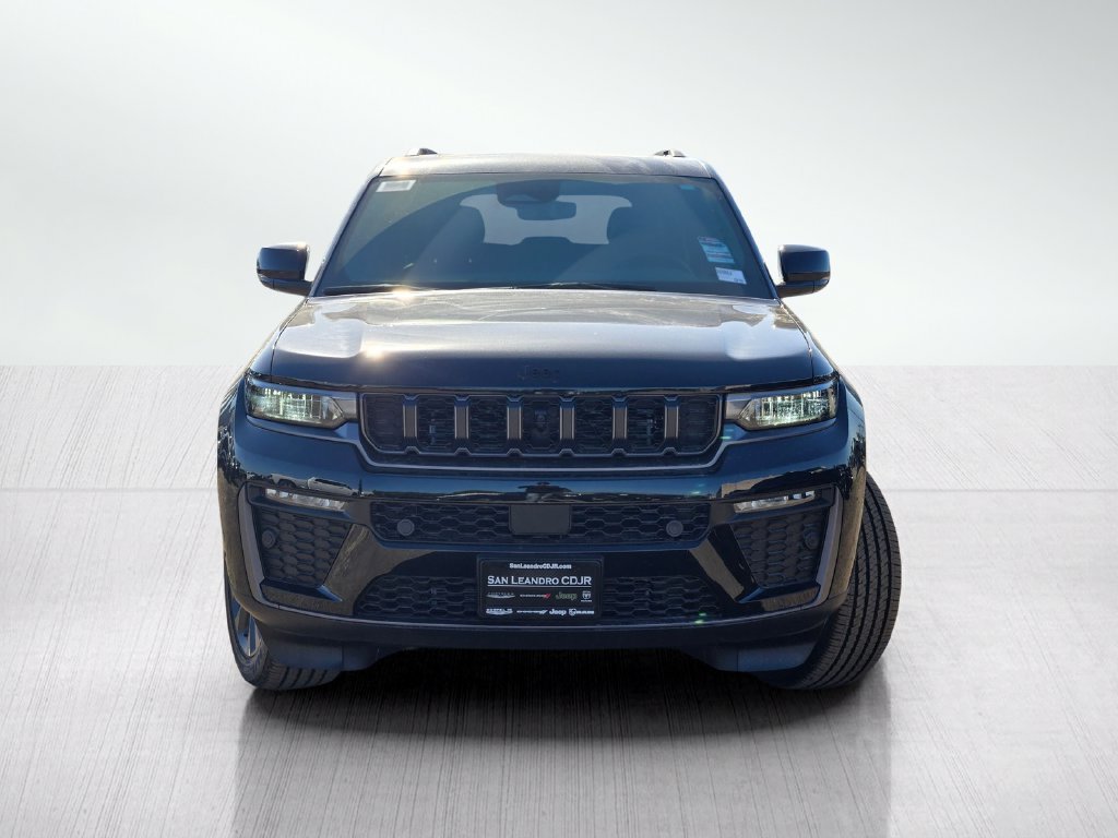 New 2026 Diamond Black Crystal Pearl-Coat Exterior Paint Jeep  image 2