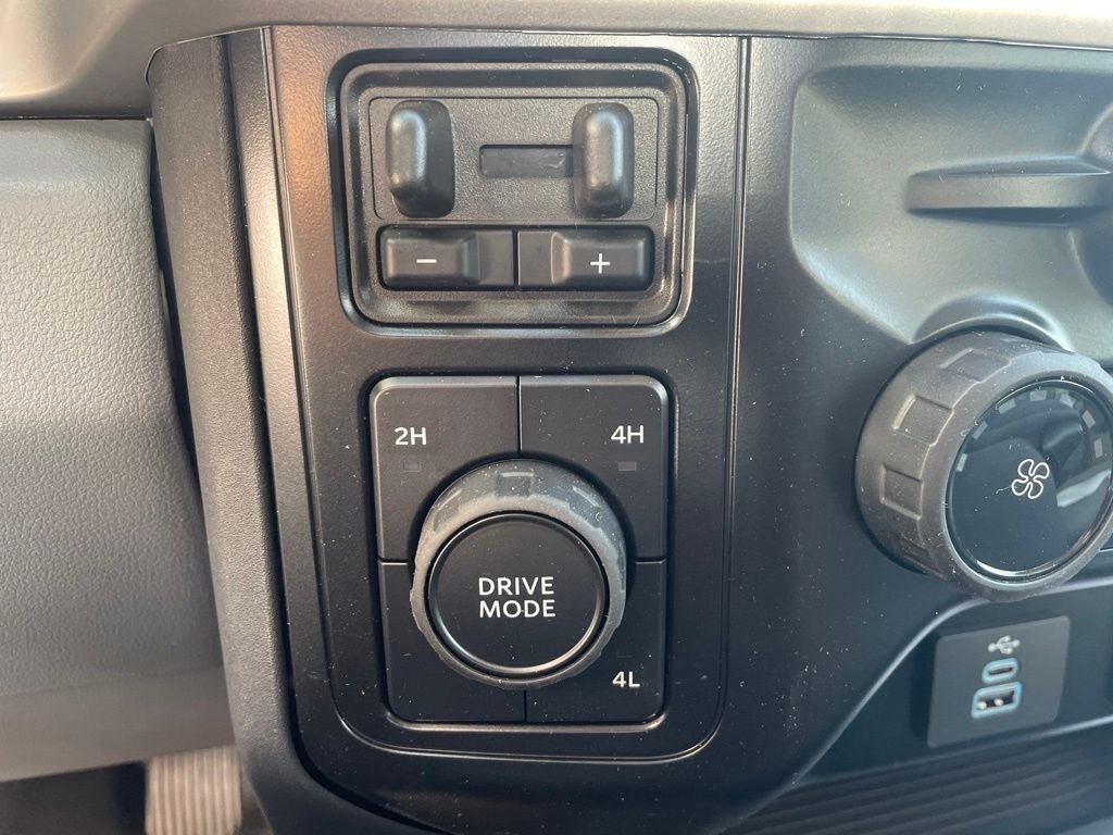 New 2026 Oxford White Ford F-550® XL image 26