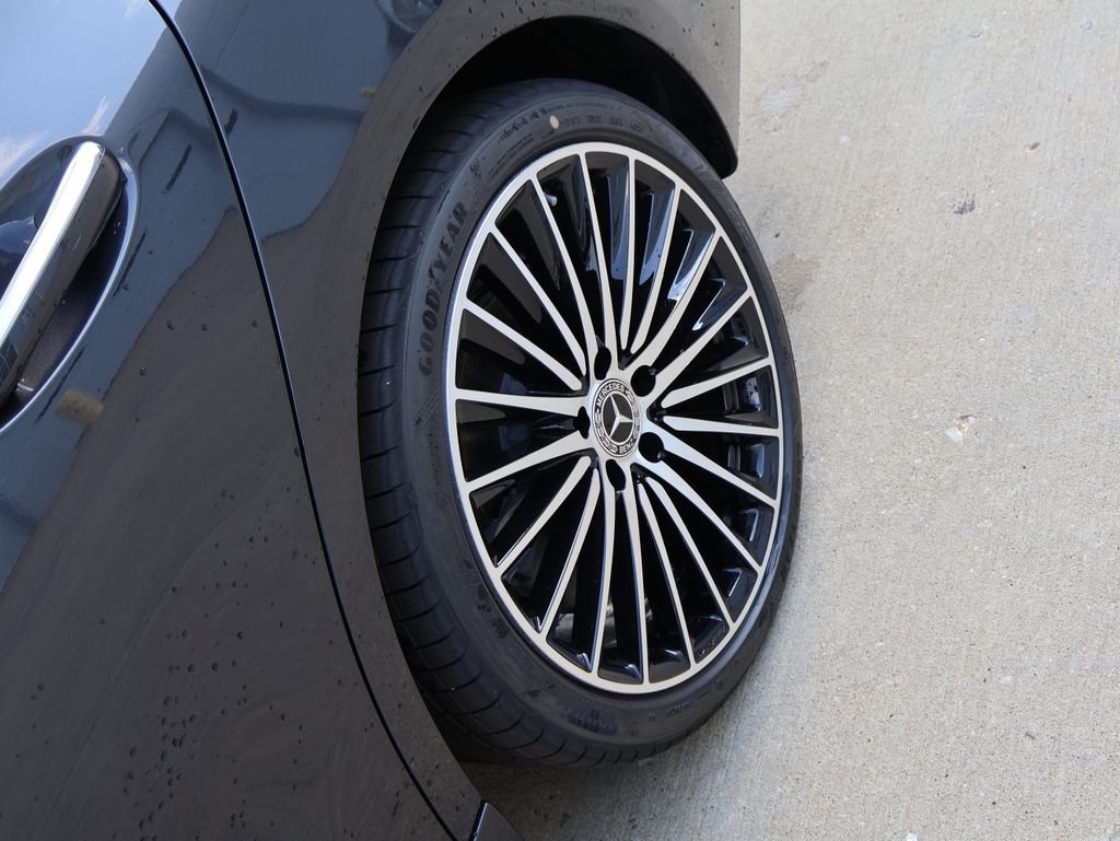 New 2026 Graphite Grey Metallic Mercedes-Benz C 300 image 39