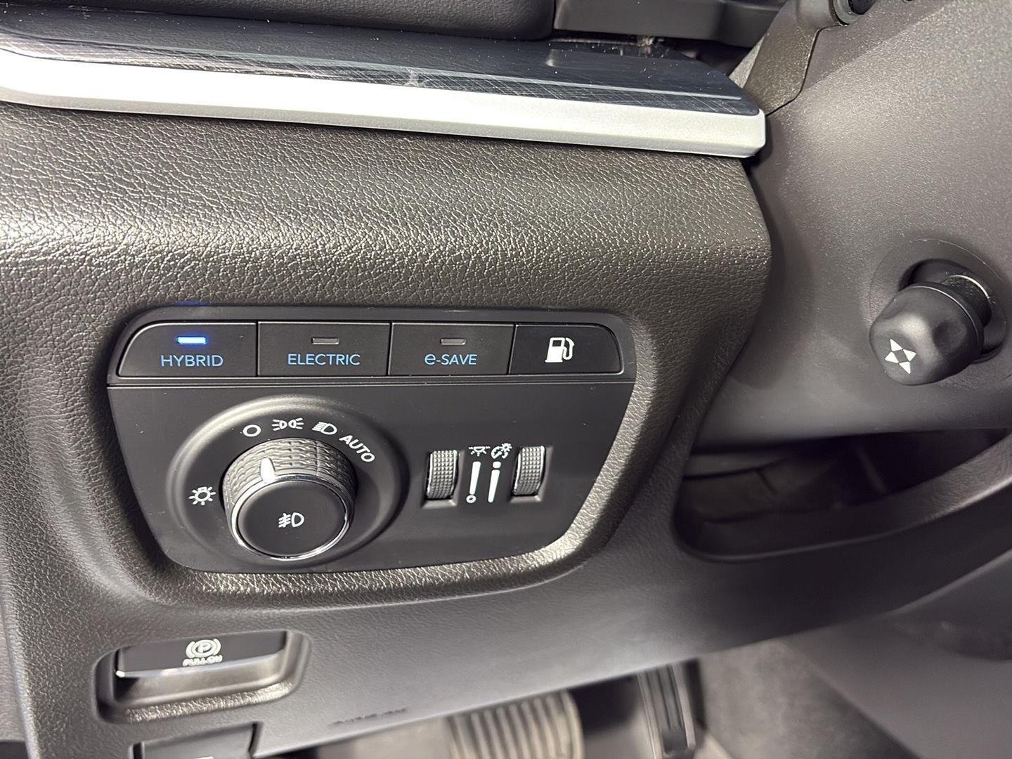 Used 2023 Bright White Clearcoat Jeep Trailhawk image 30