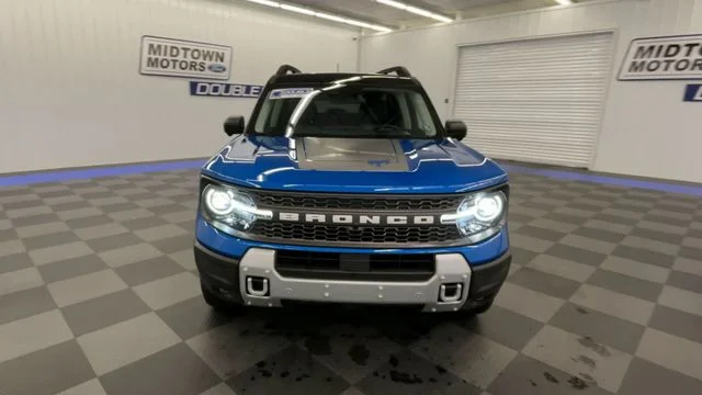 Used 2025 Velocity Blue Metallic Ford Badlands image 3