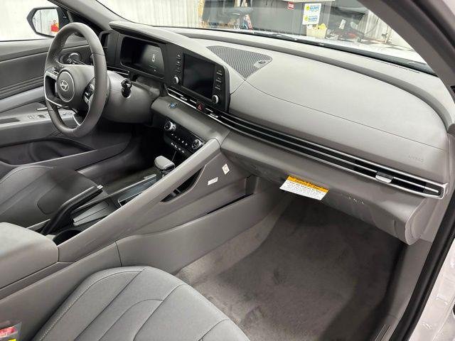 New 2026 White Hyundai SEL Sport image 30
