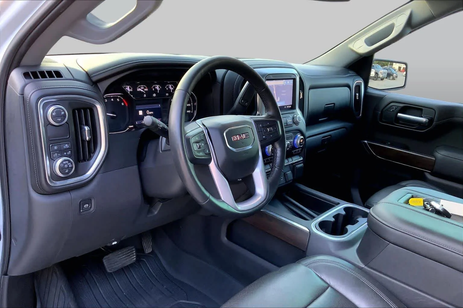 Used 2019 White Frost Tricoat GMC SLT image 15
