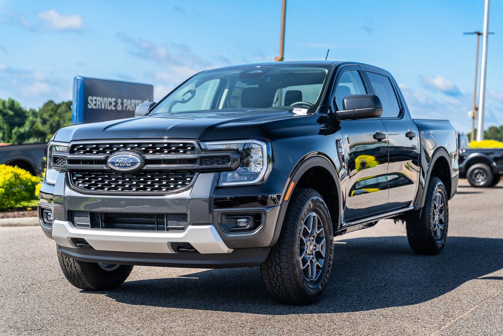 New 2026 Shadow Black Ford XLT image 2