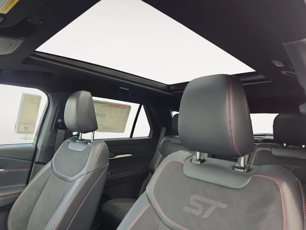 New 2026 Star White Metallic Tri-Coat Ford ST image 11