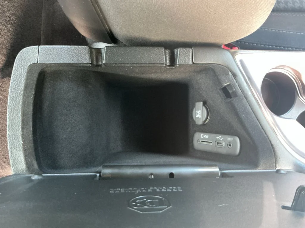 Used 2016 Silver Dodge SXT image 26