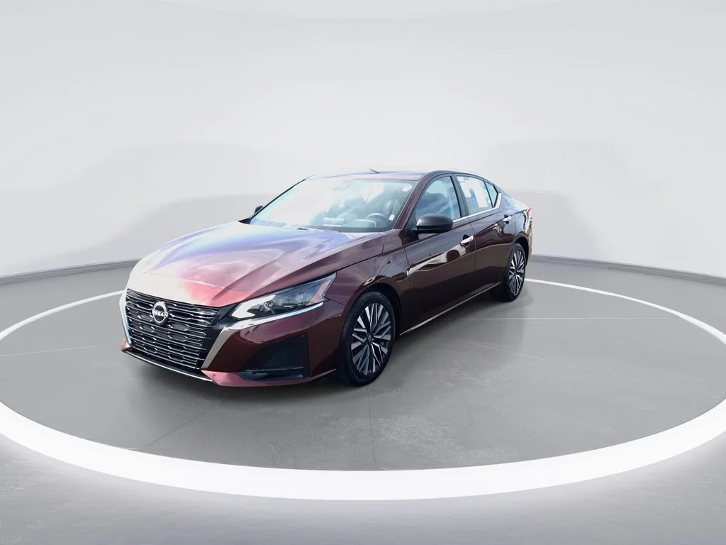 Used 2024 Red Nissan 2.5 SV image 4