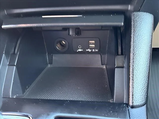 Used 2019 White Subaru 2.5i Premium image 22