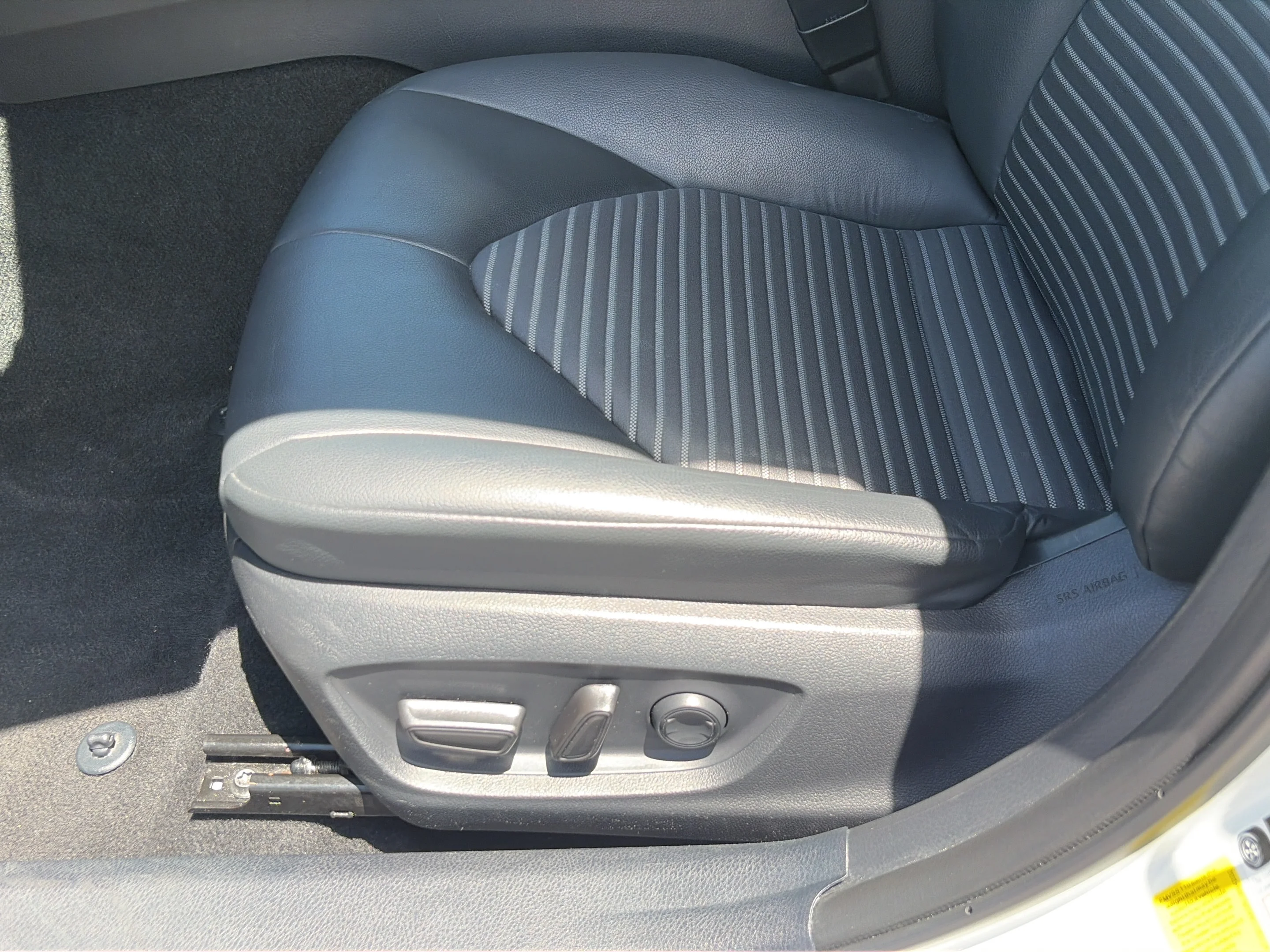 Used 2024 Ice Toyota SE image 15