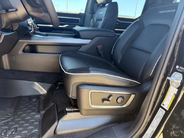 New 2027 Diamond Black Crystal Pearl-Coat Exterior Paint RAM Laramie image 13