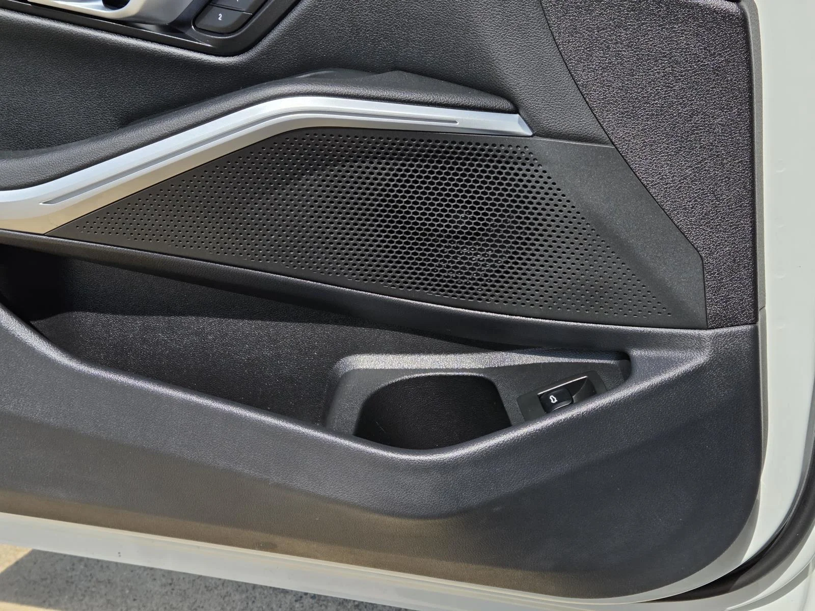 Used 2025 BLACK BMW 330i image 31