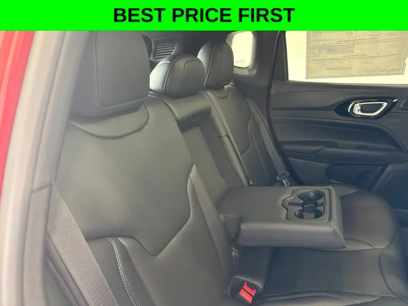New 2026 Red Hot Pearl-Coat Exterior Paint Jeep Limited image 12