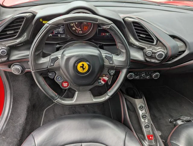 Used 2018  Ferrari Base image 22