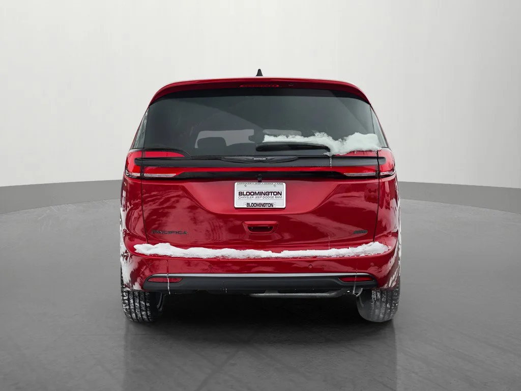 New 2026 Red Hot Pearlcoat Chrysler Select image 4
