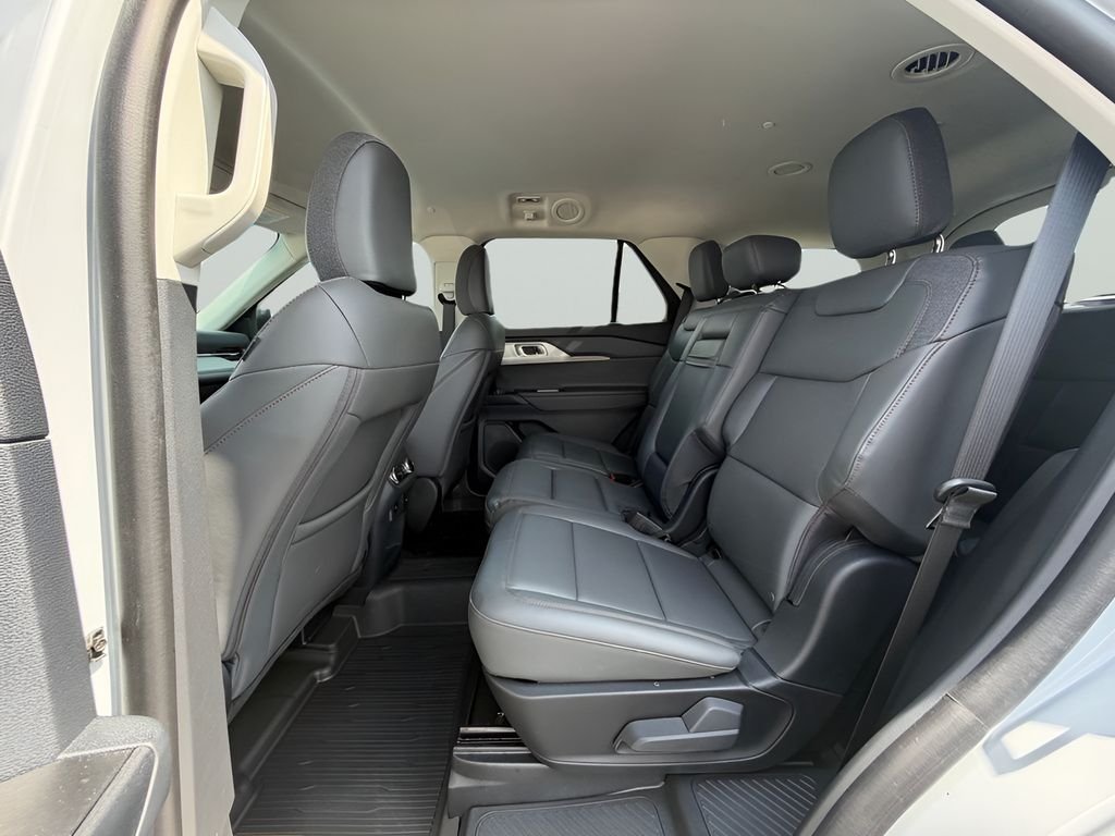 Used 2026 White Metallic Ford Active image 23