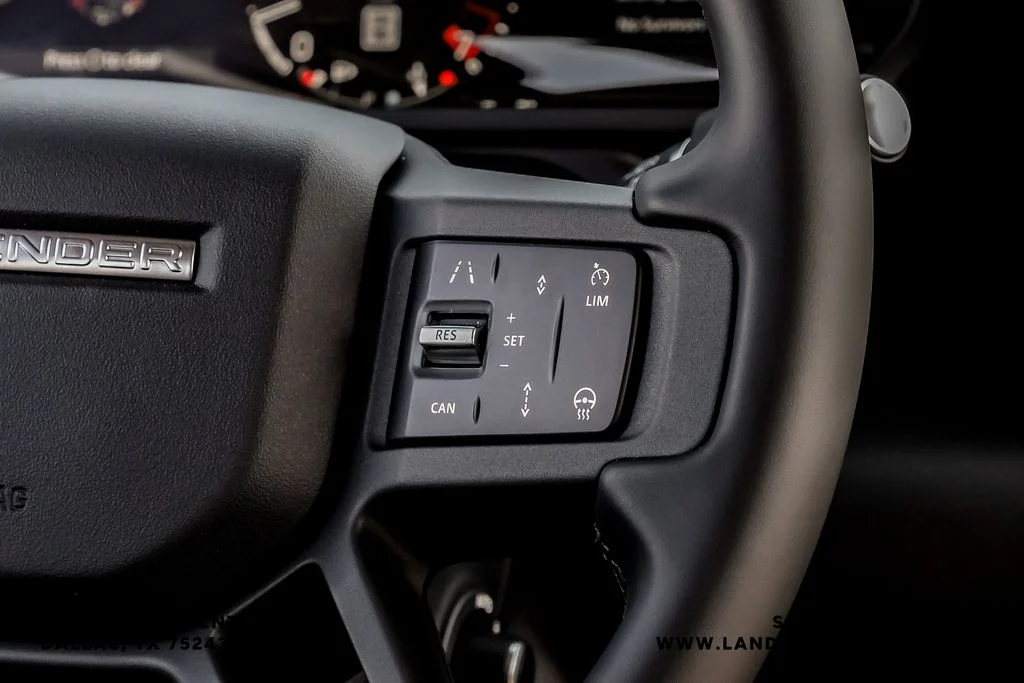 New 2026 Fuji White Land Rover X-Dynamic SE image 18