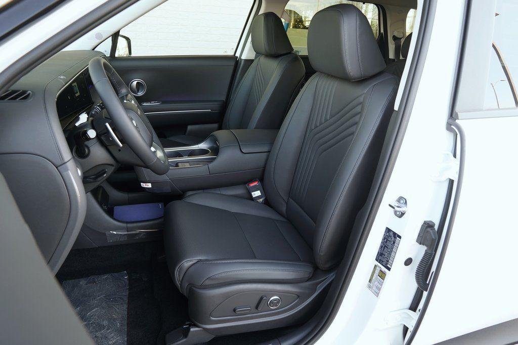 New 2026 Creamy White Pearl Hyundai SEL Premium image 9