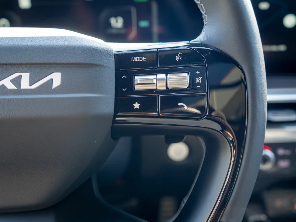 New 2026 White Kia X-Line SX Prestige image 21