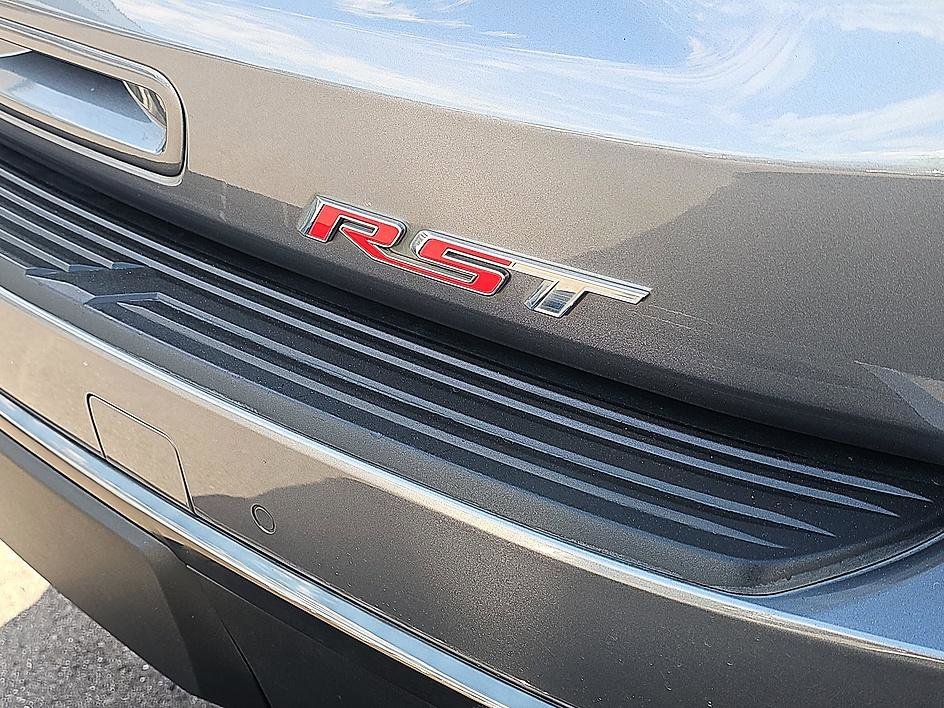 Used 2022 Satin Steel Metallic Chevrolet RST image 9