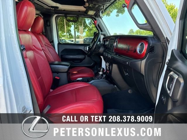 Used 2018 White Jeep Unlimited Rubicon image 13
