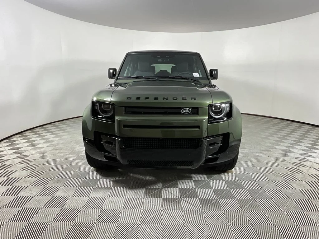 New 2026 Woolstone Green Land Rover X-Dynamic SE image 8
