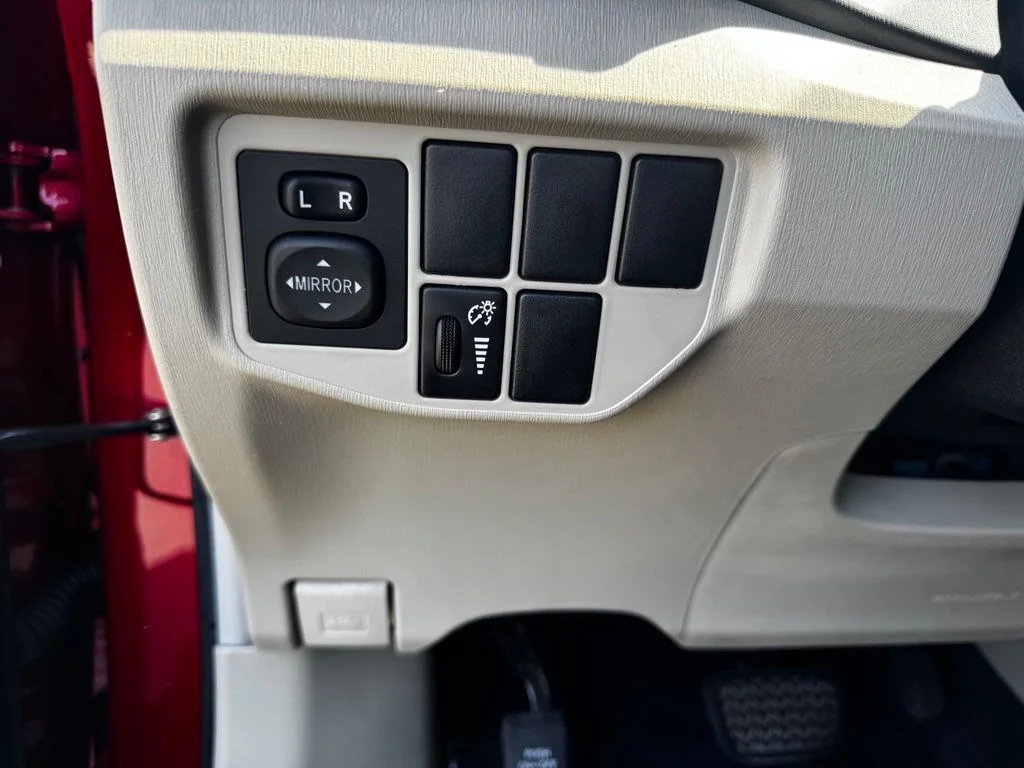 Used 2013 Red Toyota Two image 30