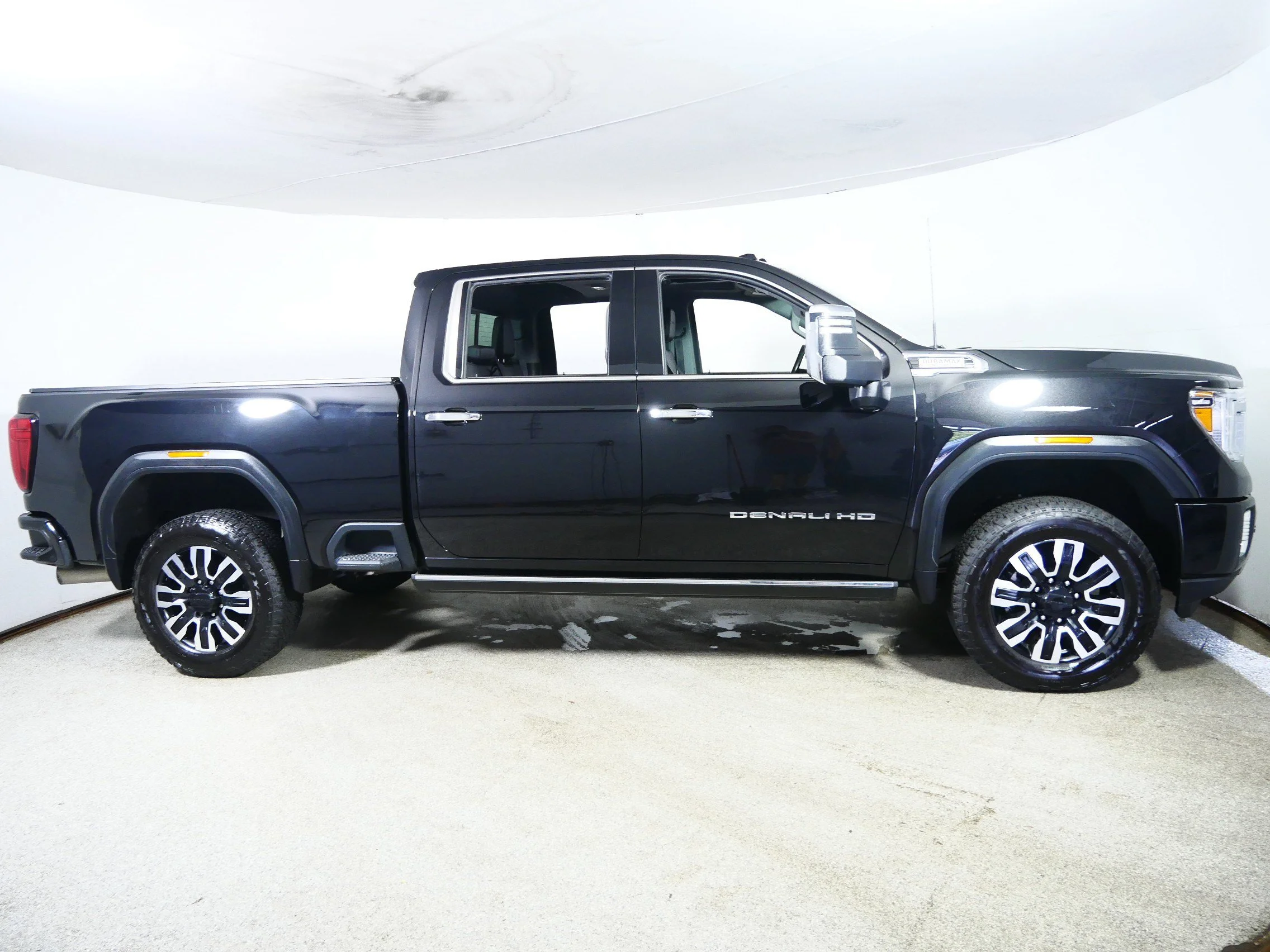 Used 2022 Onyx Black GMC Denali image 8