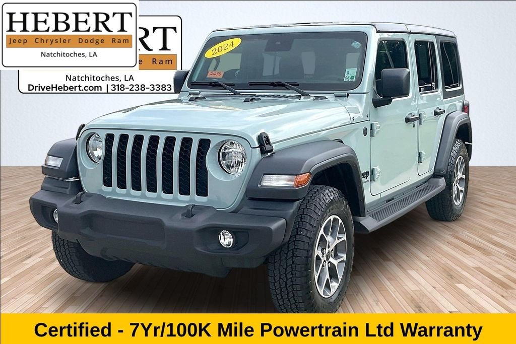 Used 2024  Jeep Sport S image 1