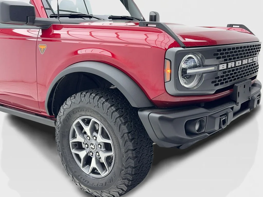Used 2025 Red Ford Badlands image 4