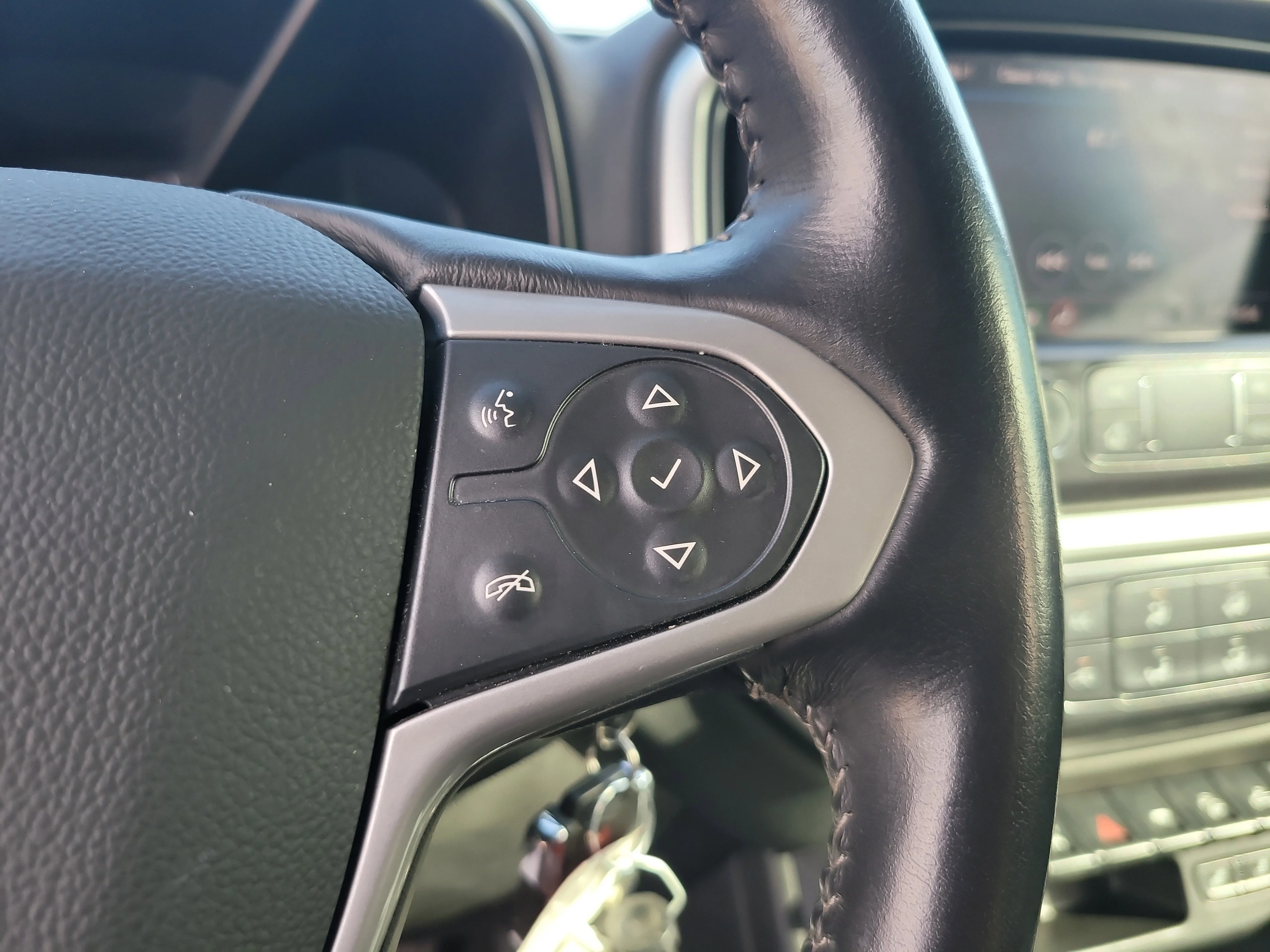 Used 2022 Summit White Chevrolet 4WD ZR2 image 29