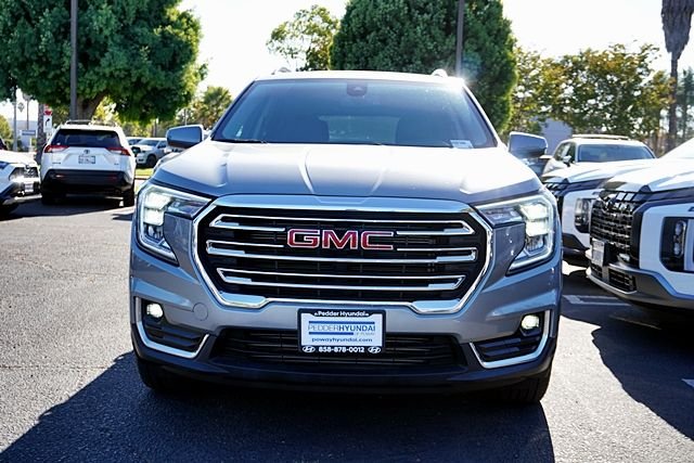 Used 2024 Silver GMC SLT image 4