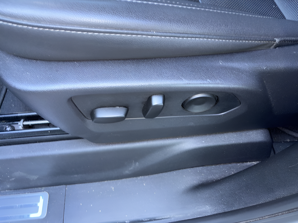 Certified Used 2025 White GMC SLT image 23