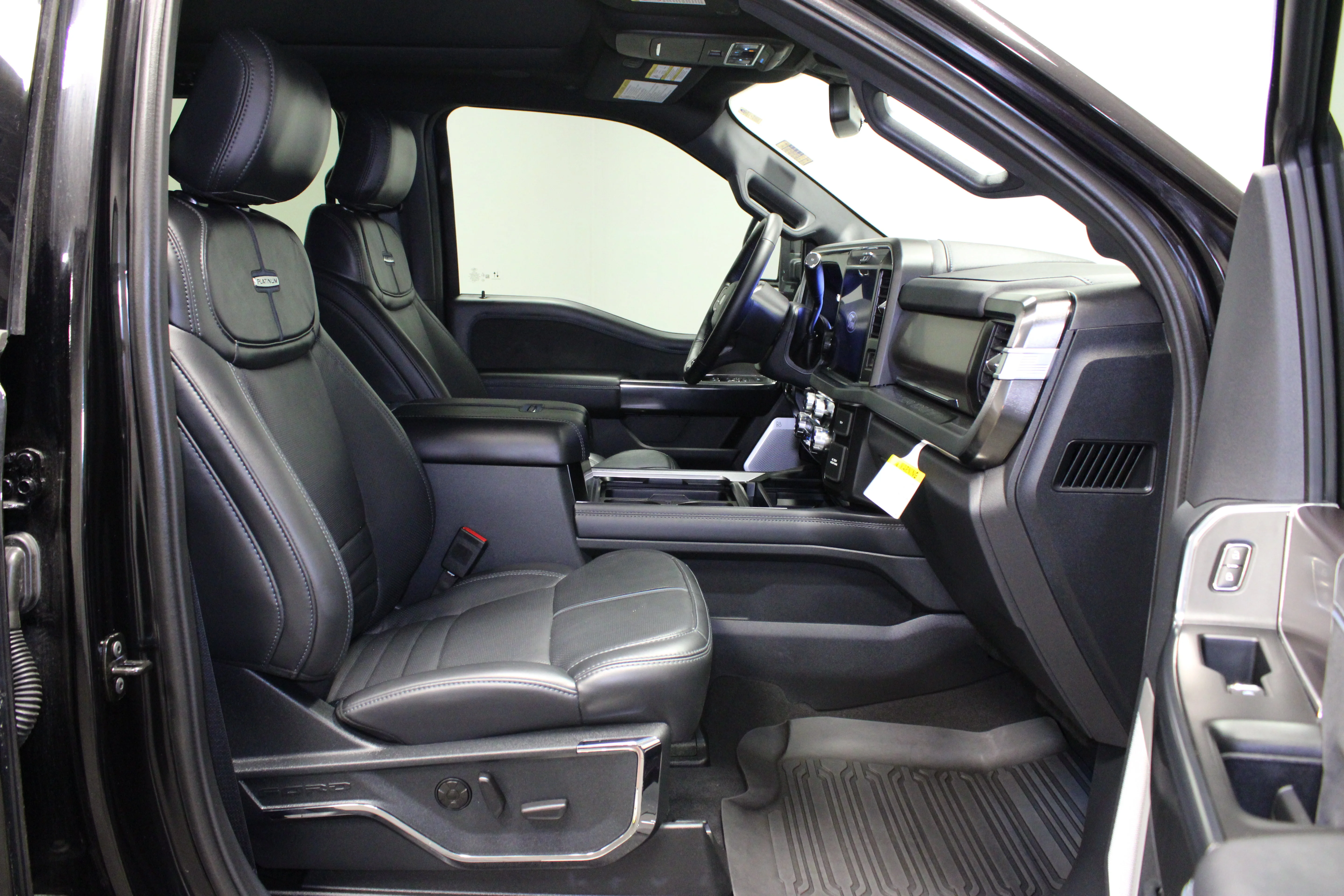 Used 2026 Agate Black Metallic Ford Platinum image 17