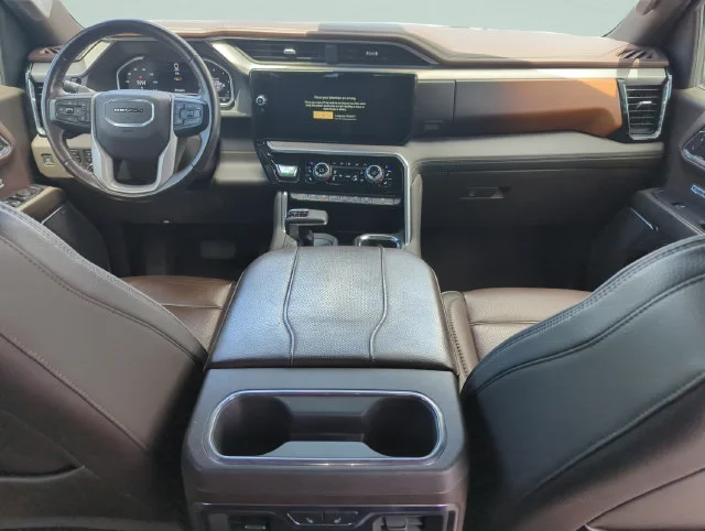 Used 2023 White GMC Denali image 23