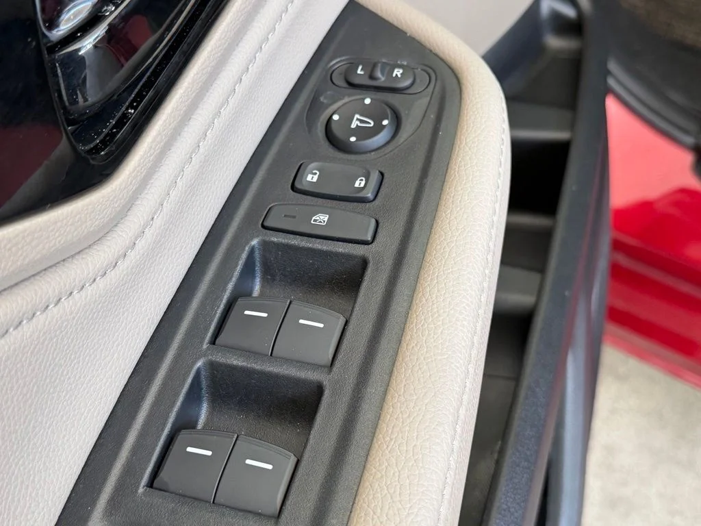 Used 2023 Red Honda Touring image 40