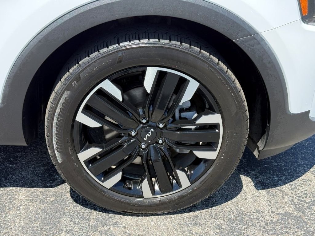 Used 2024 White Kia SX-Prestige image 8