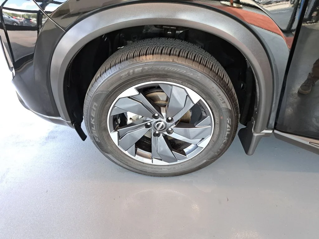 Used 2025 Black Nissan SV image 39