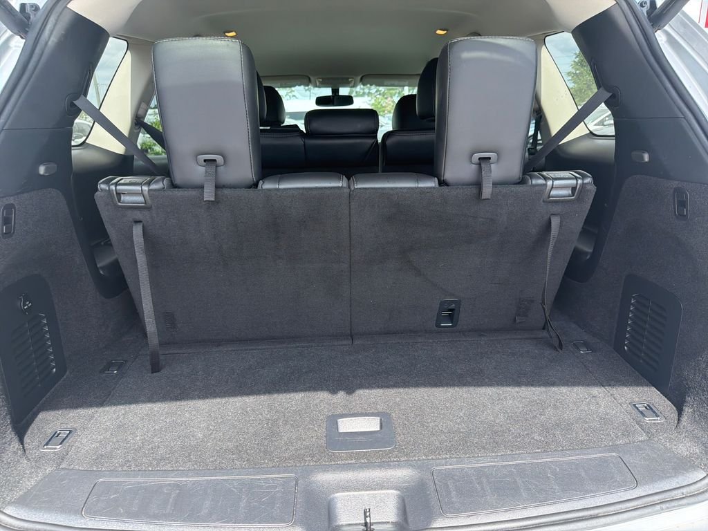 Used 2020 Silver Nissan SL image 14