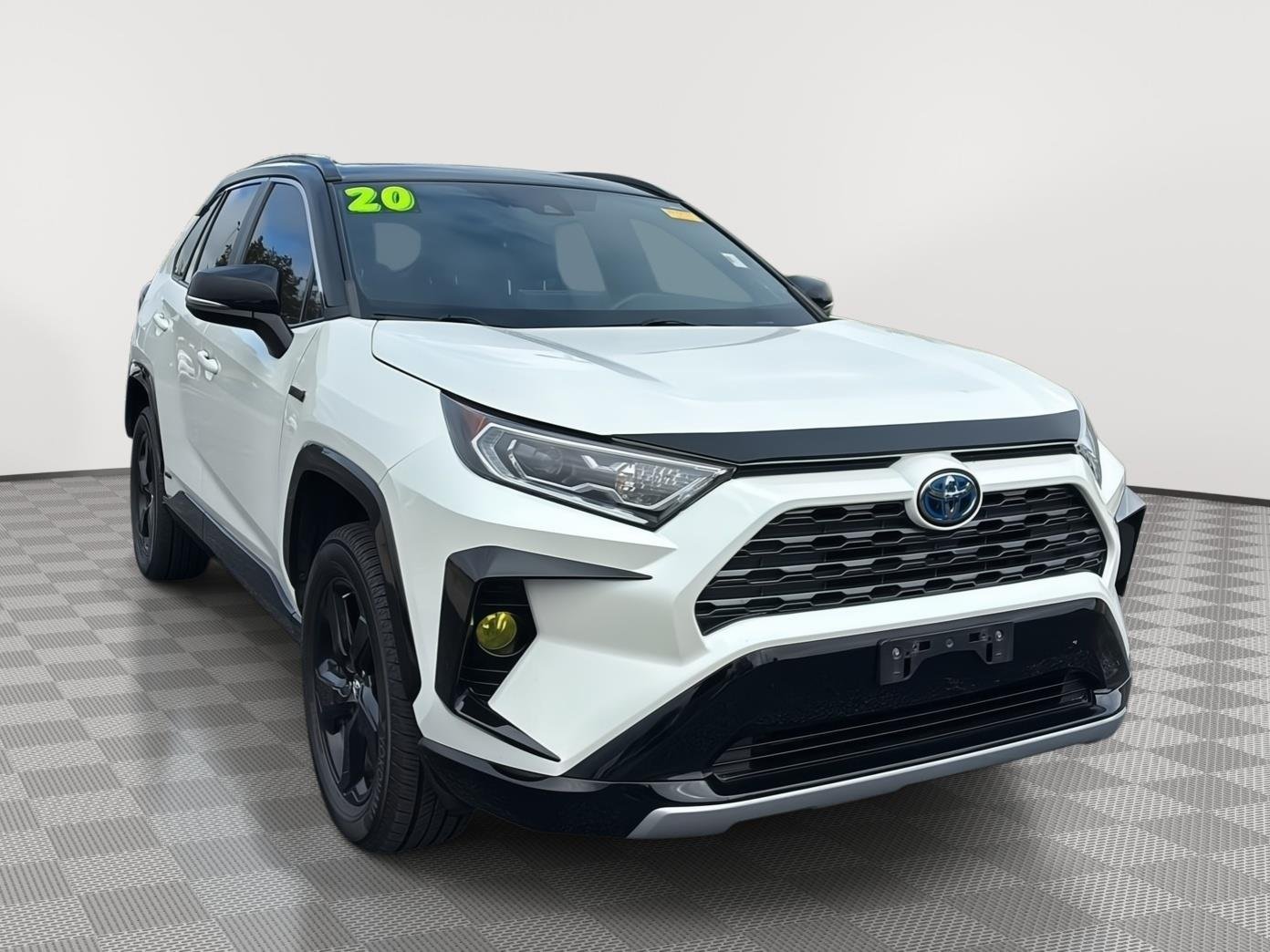 Used 2020 Blizzard Pearl w/Midnight Black Metallic Roof Toyota Hybrid XSE image 1