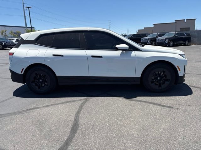 Used 2024 White BMW xDrive50 image 4