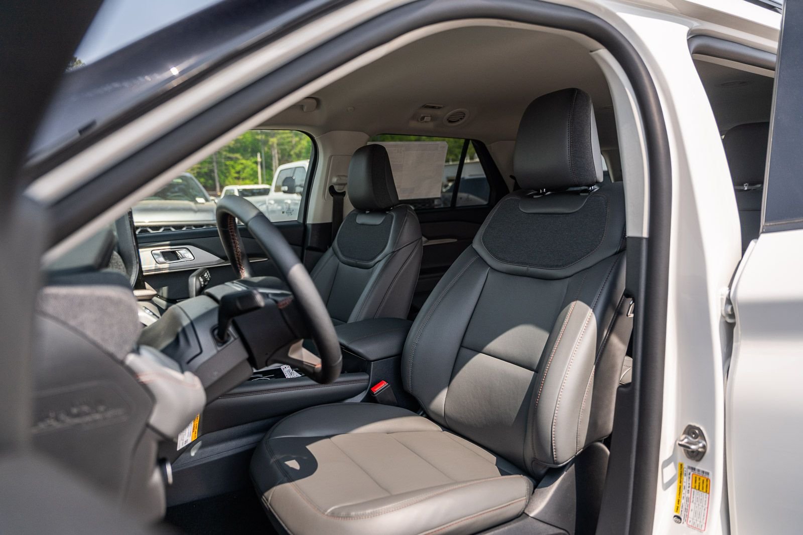 New 2026 Star White Metallic Tri-Coat Ford Active image 17